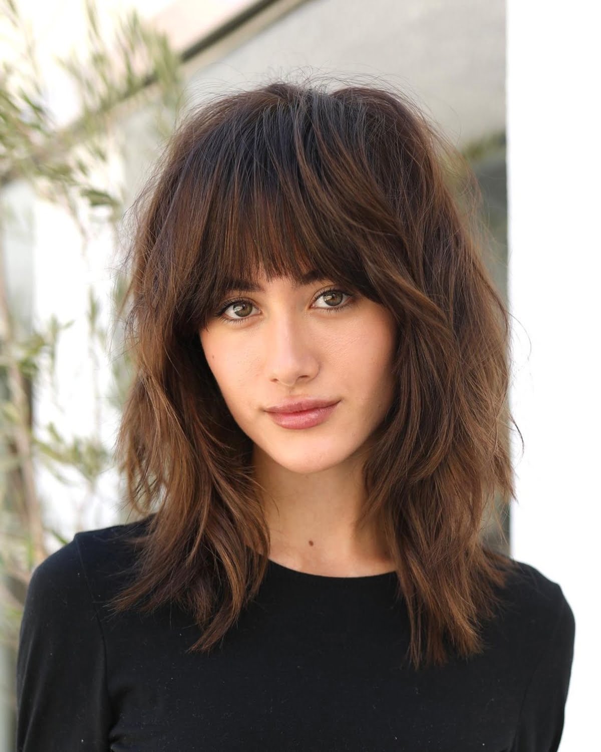 21 Trendiest Ways to Wear Long Curtain Bangs According to Stylists ...