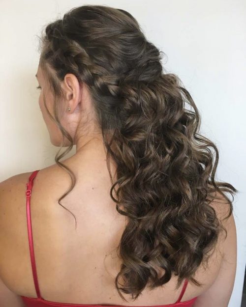 18 Stunning Naturally Curly Hairstyles for Prom You&#8217;ll Love