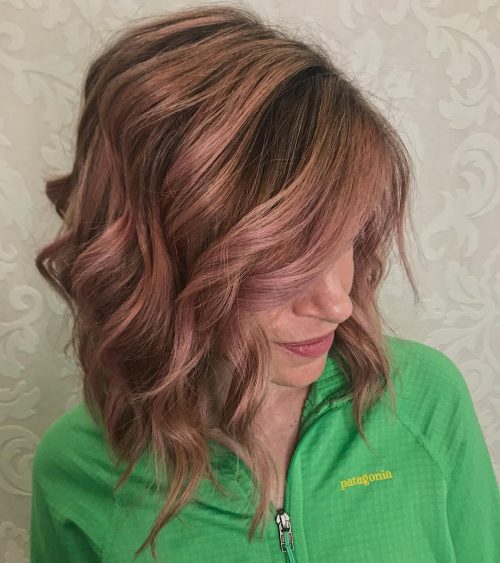 18 Flattering Hairstyles for Women Over 40