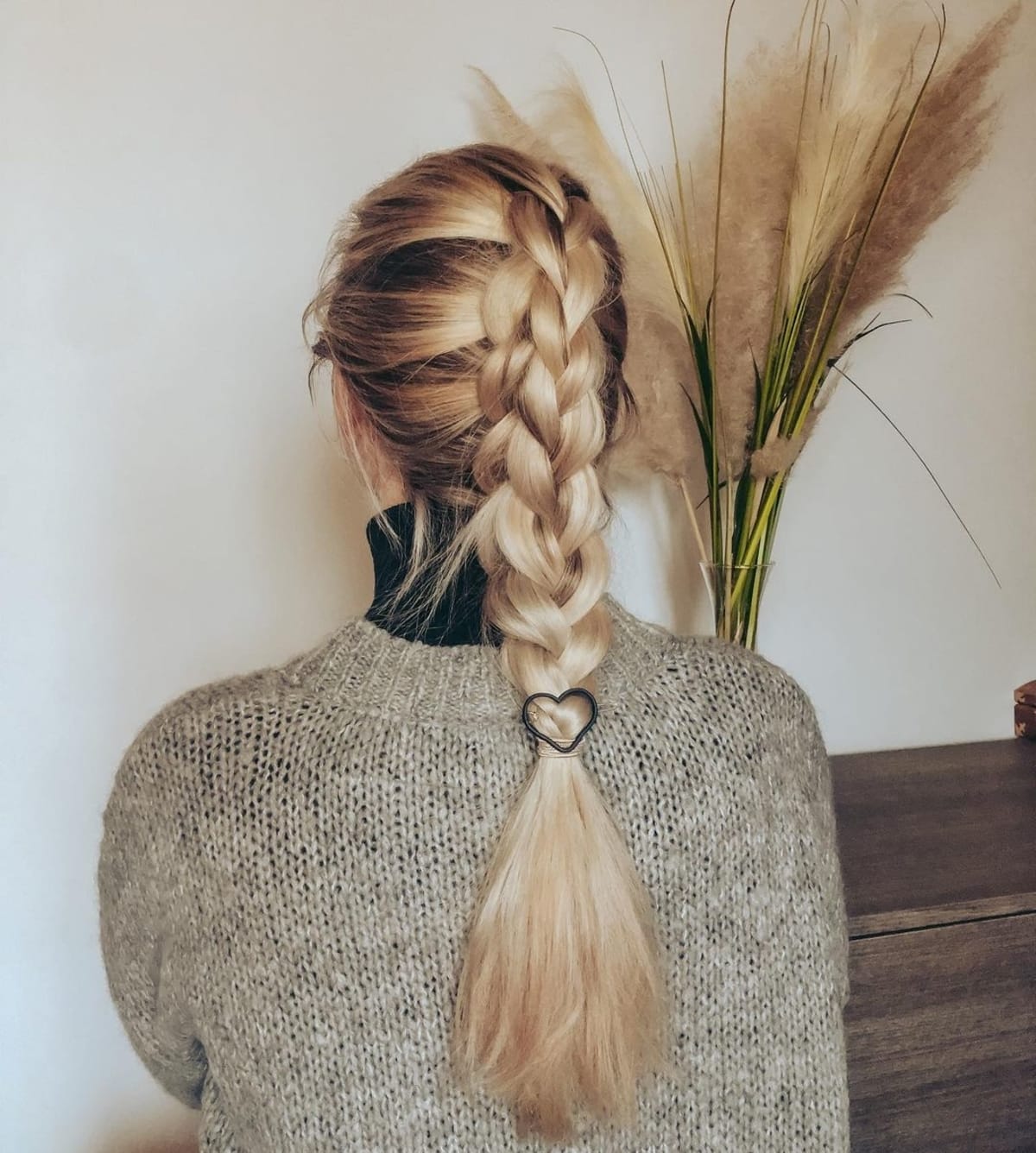 30 Perfect Hairstyles for Straight Hair (This Year&#8217;s Most Popular)