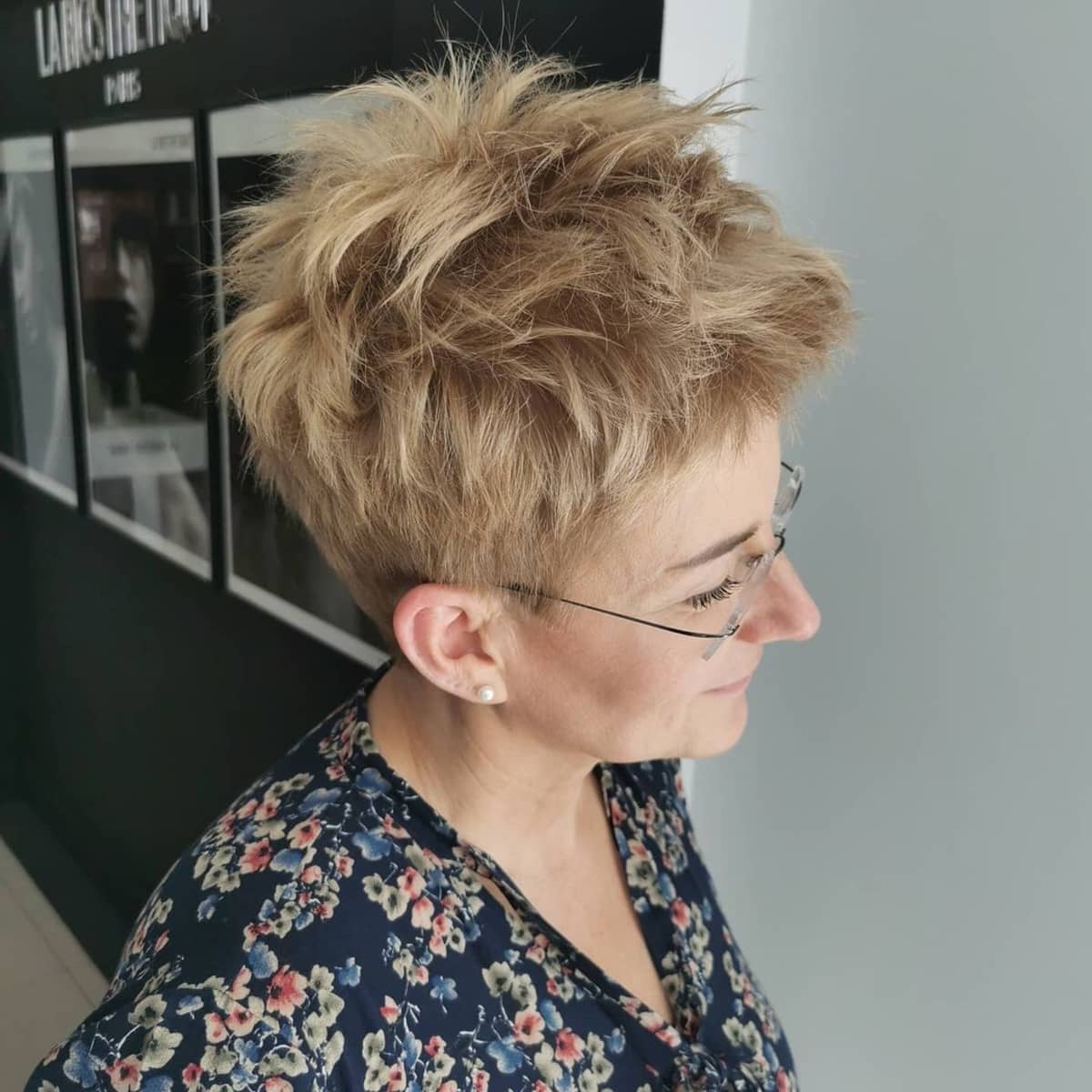 24 Edgy Hairstyles for Women Over 60 Who Want a Young &#038; Mod Look
