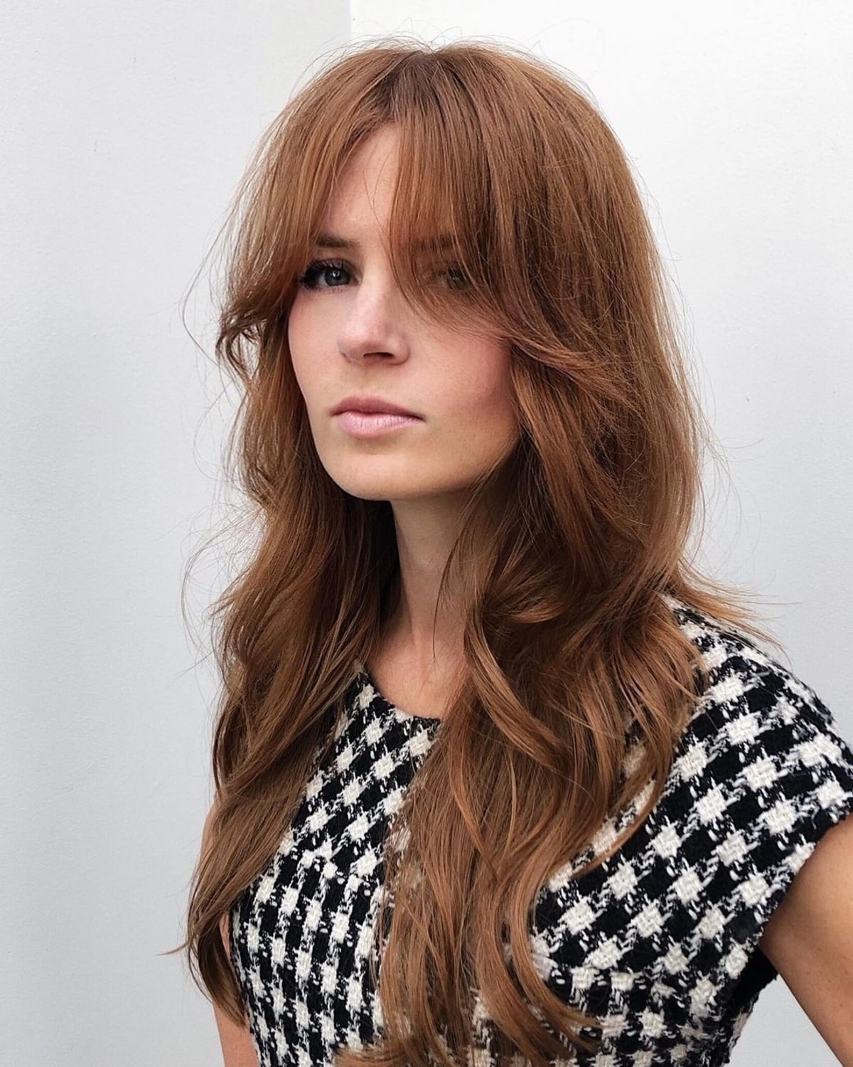 how to cut curtain bangs on wavy hair