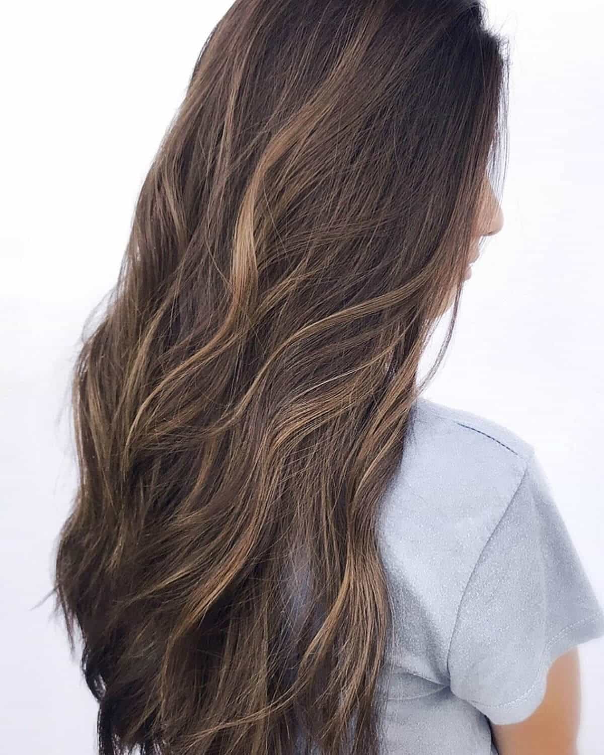 21 Amazing Ways to Get Sandy Brown Hair to Freshen-Up Your Dull Locks