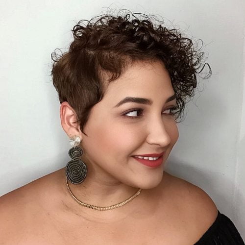 24 Most Flattering Hairstyles for Round Faces