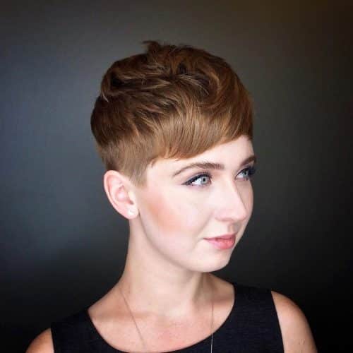 21 Flattering Short Haircuts for Oval Faces