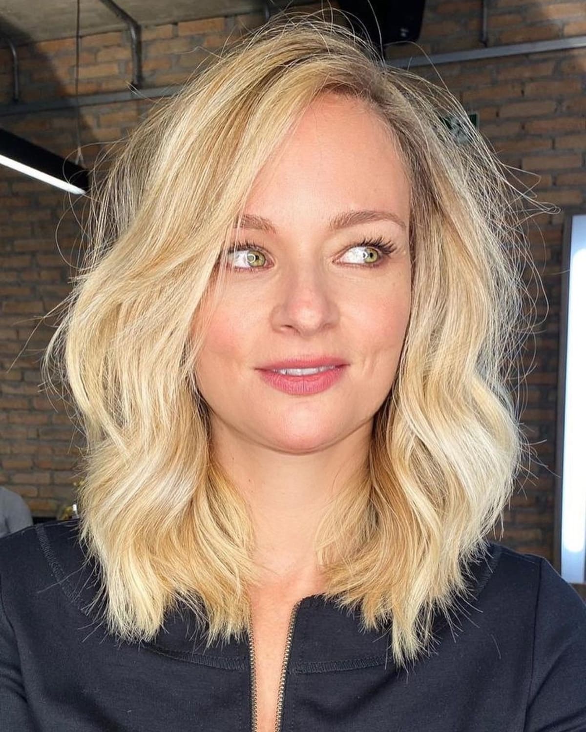 27 Medium Length Hairstyles &#038; Haircuts for Square Shaped Faces