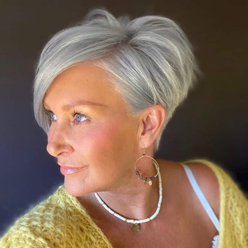 18 volumizing hairstyles for older women with thin hair