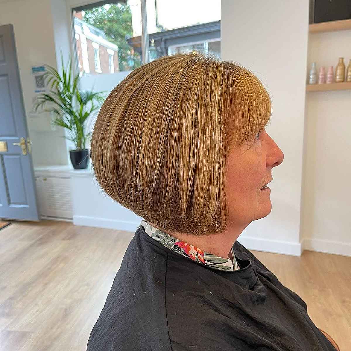 25 Stylish Wedge Haircuts for Women Over 60