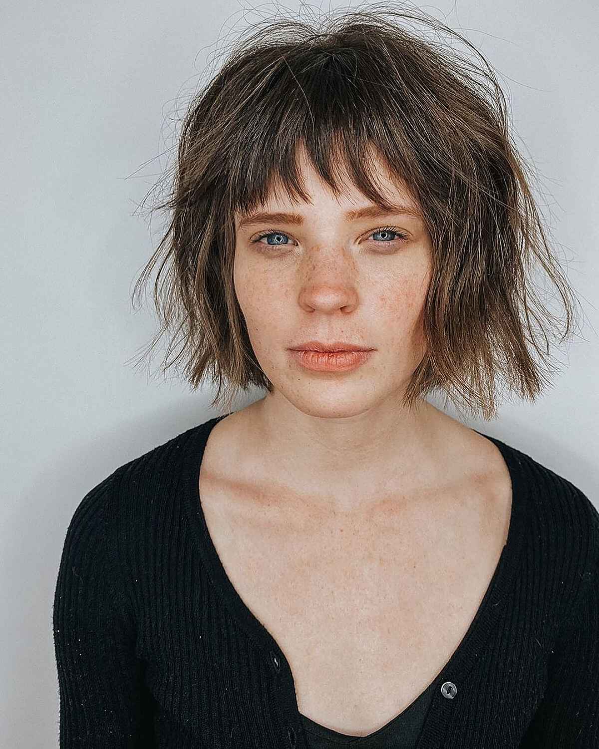 25+ Chic Short Layered Bob with Bangs for an Eye-Catching Crop